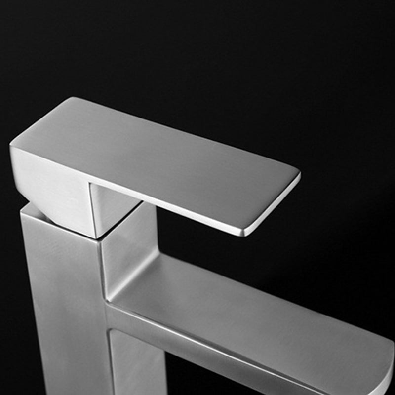 Basic sink faucet simple low arc metal centerset sink faucet for bathroom