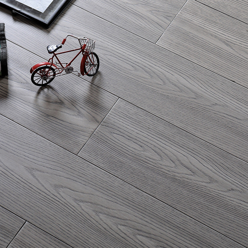 Modern laminate flooring made of solid wood, scratch-resistant laminate plank flooring