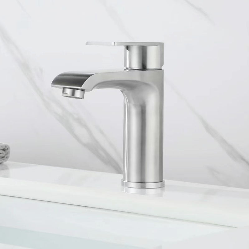 Single handle faucets Glam Style sink faucets for the bathroom