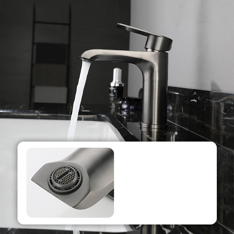 Single handle faucets Glam Style sink faucets for the bathroom