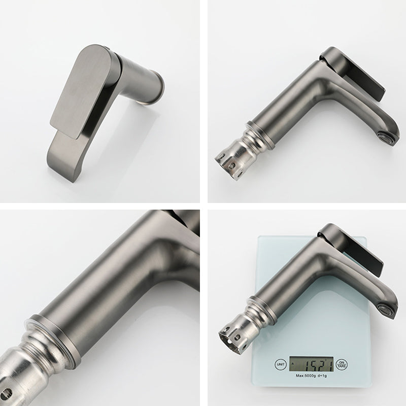 Single handle faucets Glam Style sink faucets for the bathroom