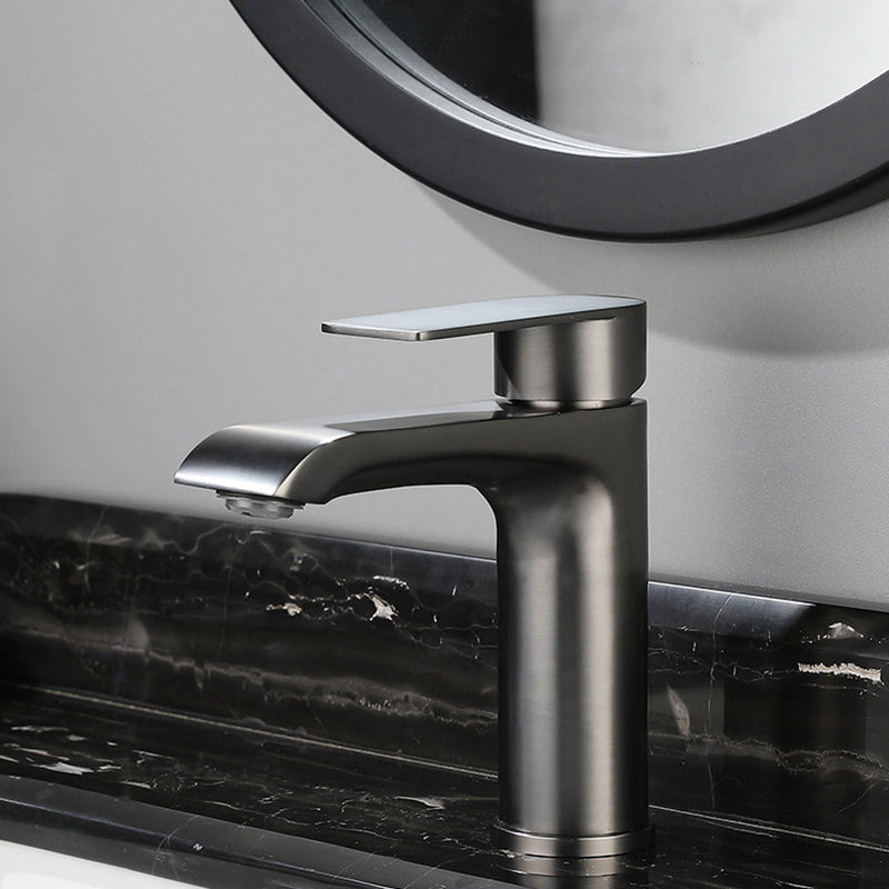 Single handle faucets Glam Style sink faucets for the bathroom