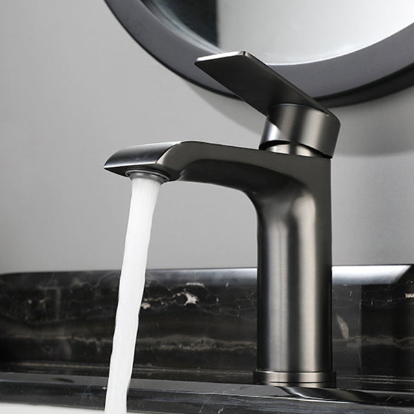 Single handle faucets Glam Style sink faucets for the bathroom