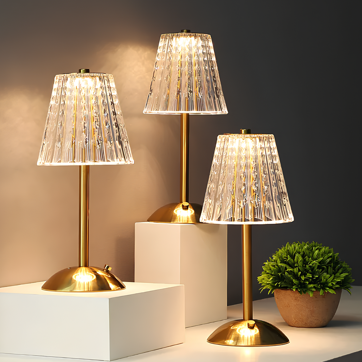Crystal table lamp with warm light and built-in battery