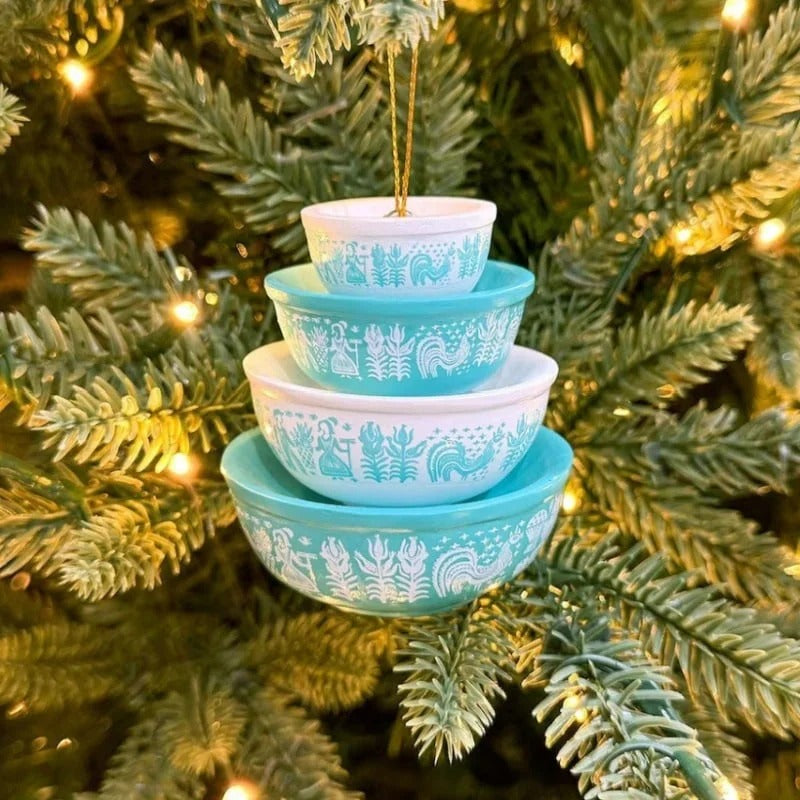 RetroGlow — Make your tree the centerpiece of unforgettable vintage Christmas