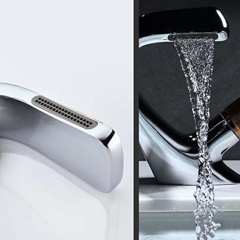 Modern Center Connection Faucets Single Lever Faucets with Waterfall Spout