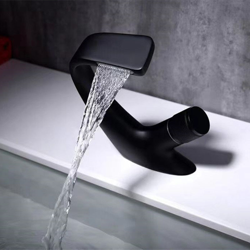 Modern Center Connection Faucets Single Lever Faucets with Waterfall Spout
