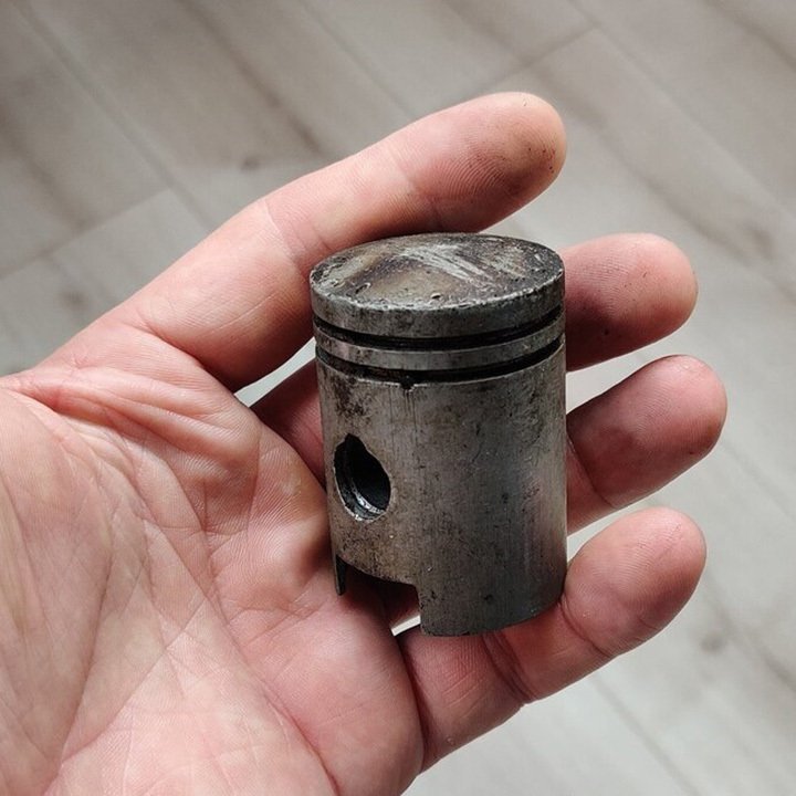 Piston art skull keychain [pendant/flashlight/bottle opener]