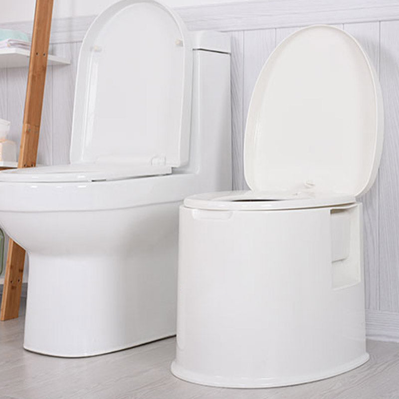 Modern Plastic Floor-Standing Toilet with Soft Close Seat for the Bathroom