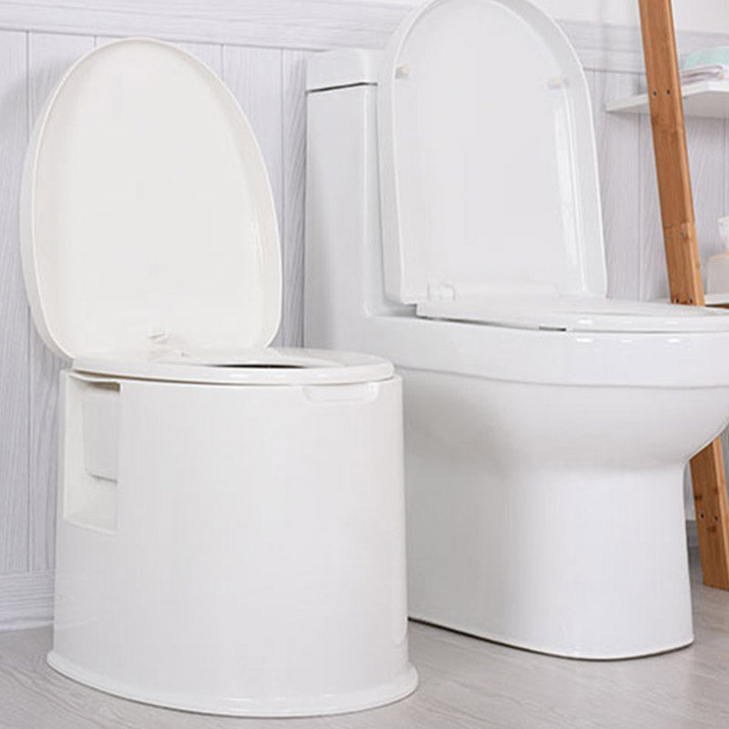 Modern Plastic Floor-Standing Toilet with Soft Close Seat for the Bathroom