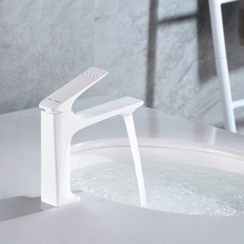 Modern Vessel Sink Faucet Copper Lever Handle Low Arc Vessel Faucet for the Bathroom