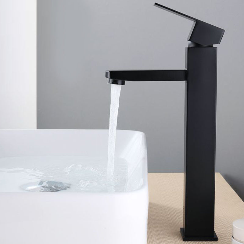 Modern Sink Faucet Centerset Bathroom Sink Faucet in Black