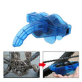 Tool for cleaning the bicycle chain