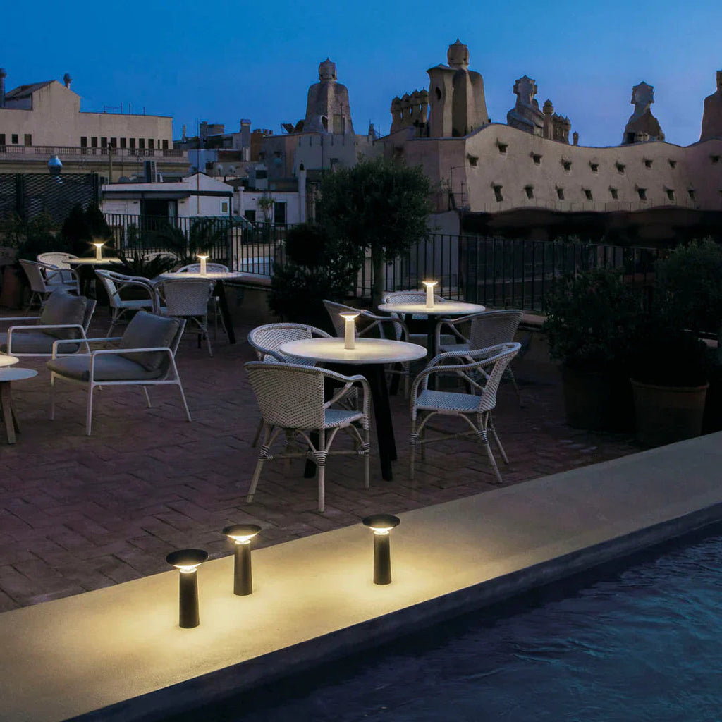 InfiNight - Modern table lamp with touch sensor | Dimmable brightness