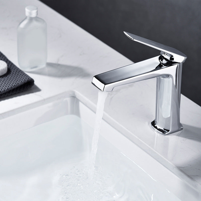 Modern centerset bathroom faucet Solid color copper faucet for the bathroom