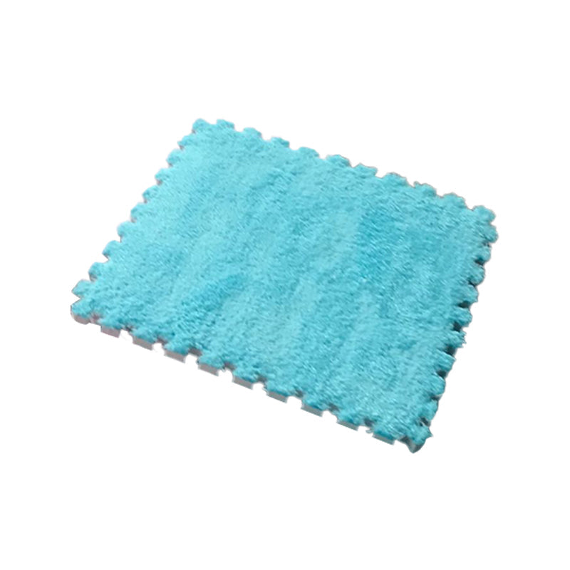 Color-fade-resistant carpet tile Solid color interlocking carpet tile