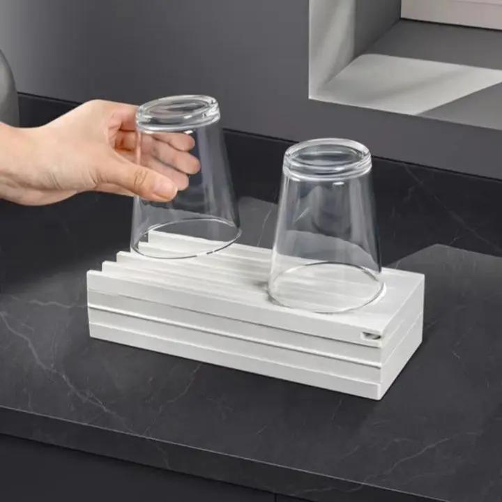 WaterDrain – Foldable Silicone Mat for Drying and Protecting Work Surfaces