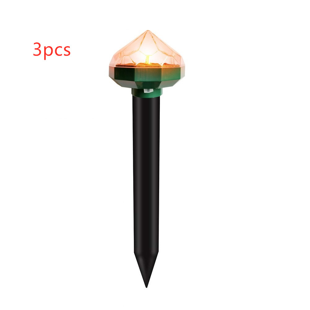 Solar-powered animal repeller for garden and yard – Environmentally friendly protection against mice and rodents