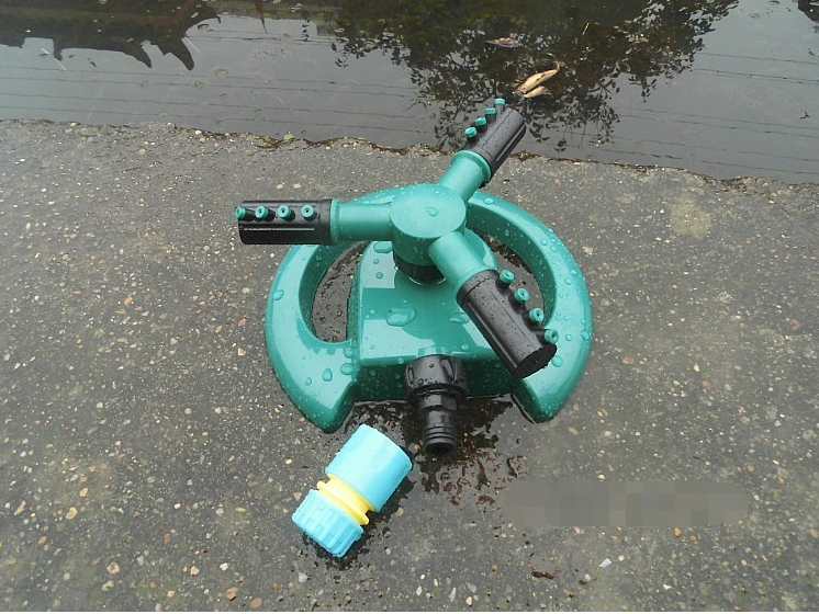 Adjustable Garden Sprinkler – Efficient Lawn Watering with 360° Spray Function