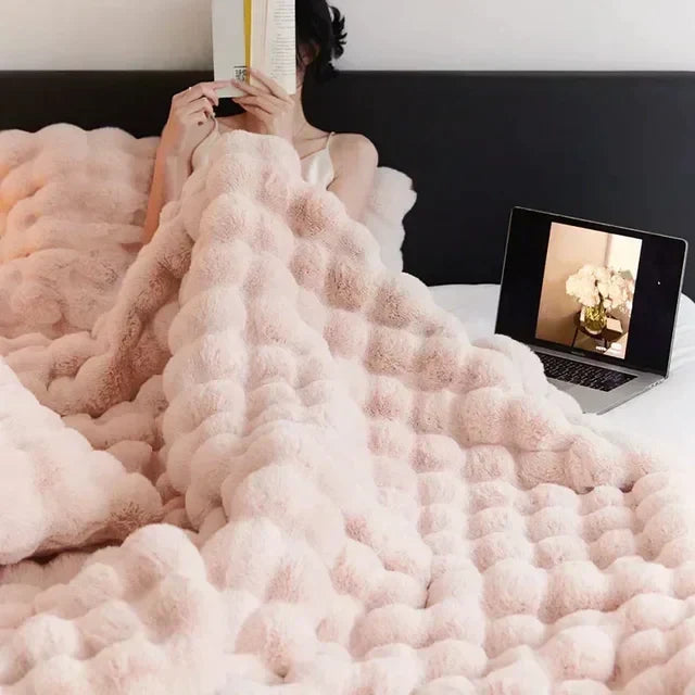 Wearable Fluffy Blanket of Imitation Fur - VeluLuxe