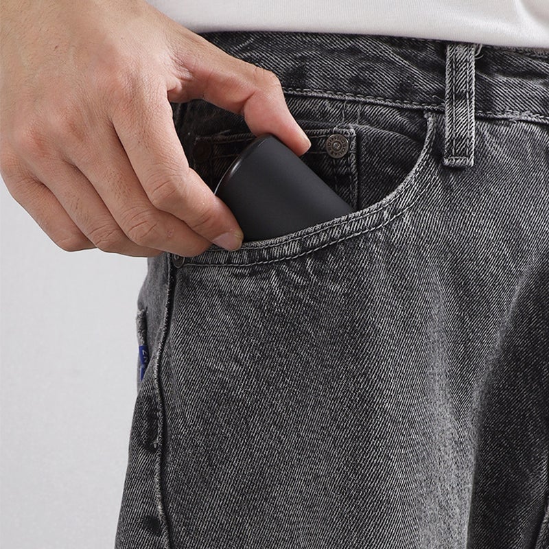 Washable electric shaver in pocket format