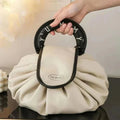 Elegant Travel - The essential beauty case - practical and chic