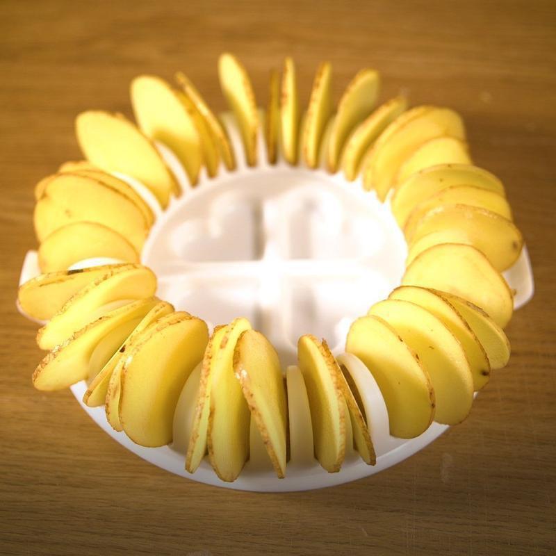 Microwave oven baked potato chips