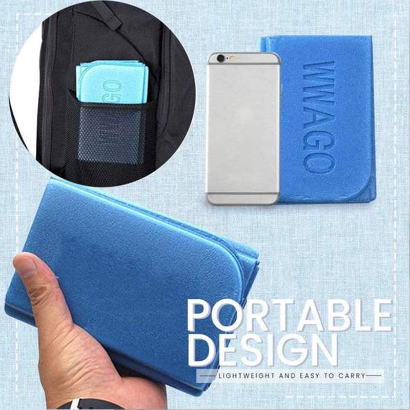 Foldable seating mat for outdoor use