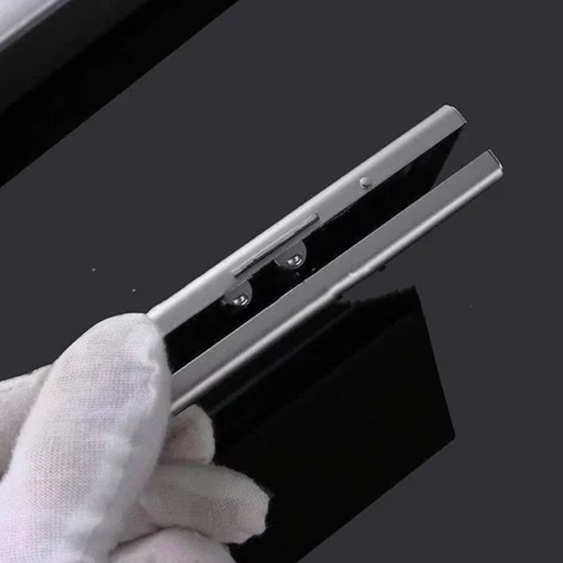 Ultral thin card case with theft and demagnetization protection