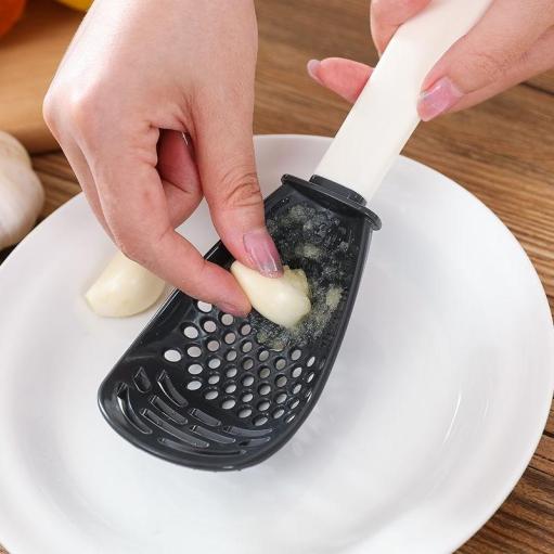 Creative Grater Garlic Ginger Multifunctional Spoon