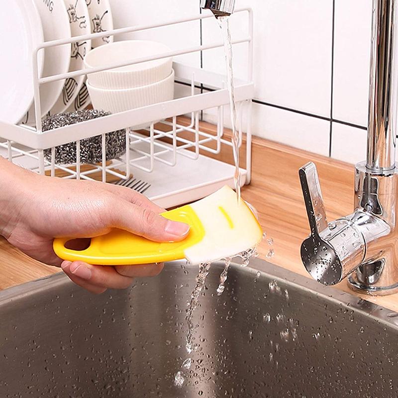 Oil-resistant cleaning scraper