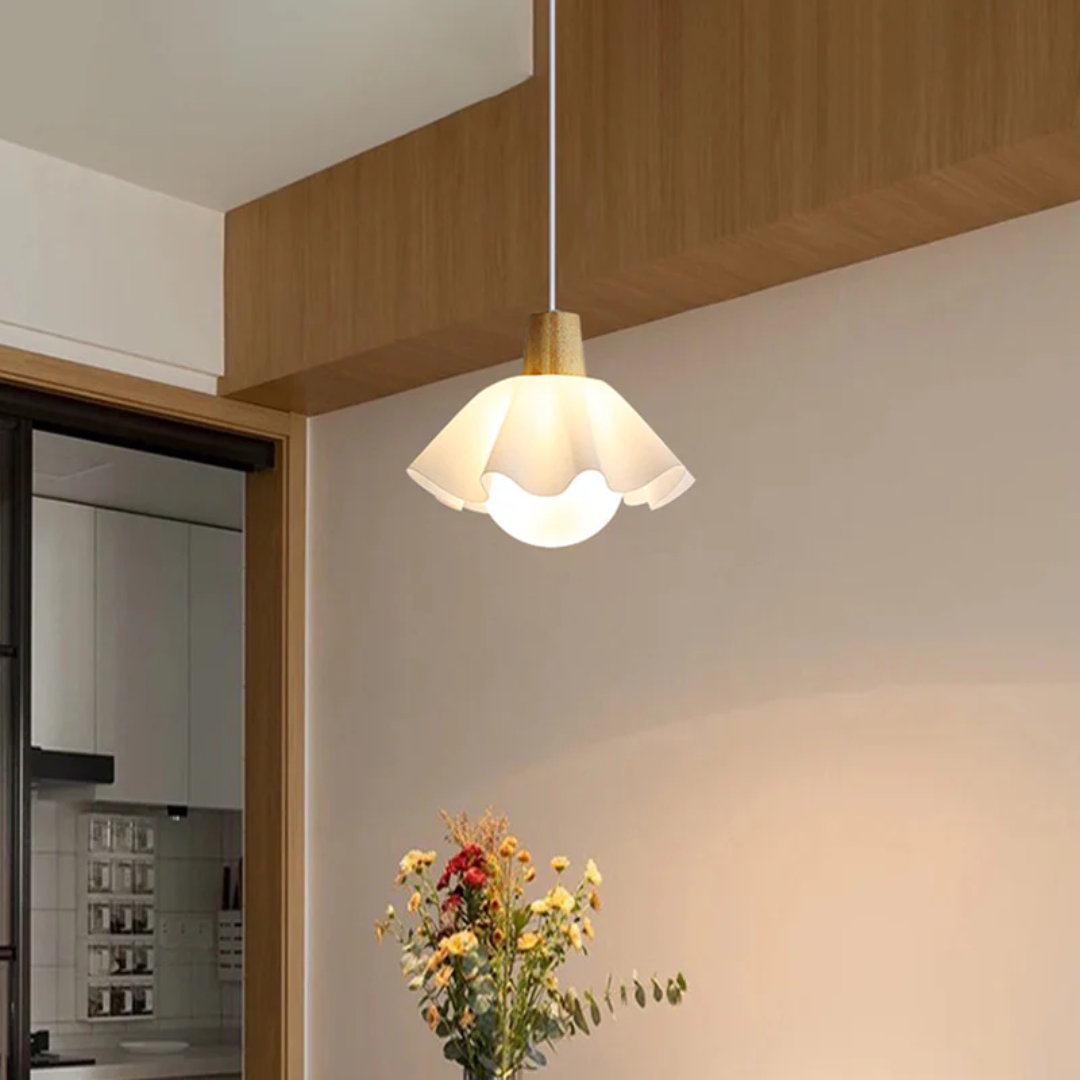 Flower-shaped pendant lamp