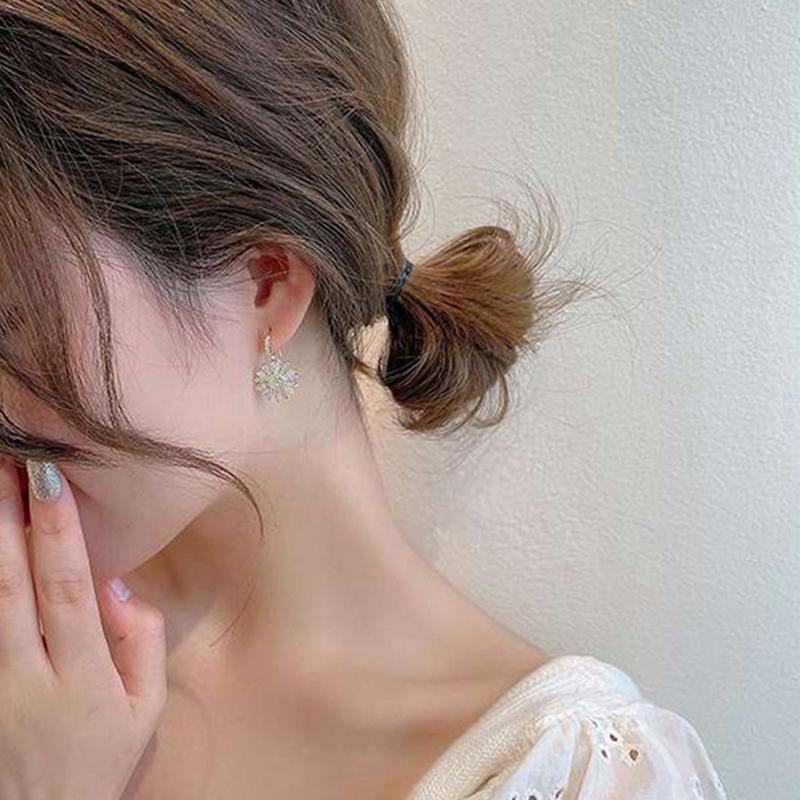 Vintage Flower Pendant Earrings