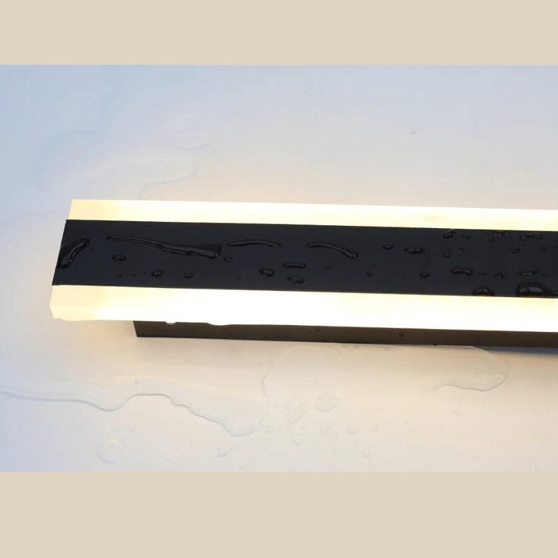 Smart LED Outdoor Wall Light with Light Sensor – Remote Control & Dimmable Features