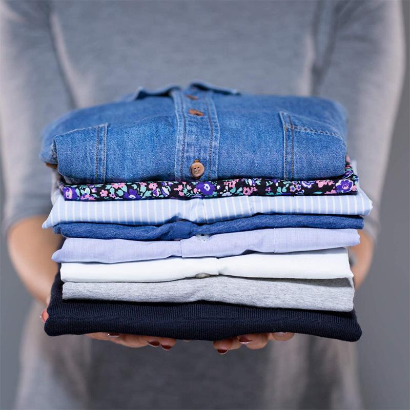 FoldBuddy – In 3 seconds to perfectly folded clothes!