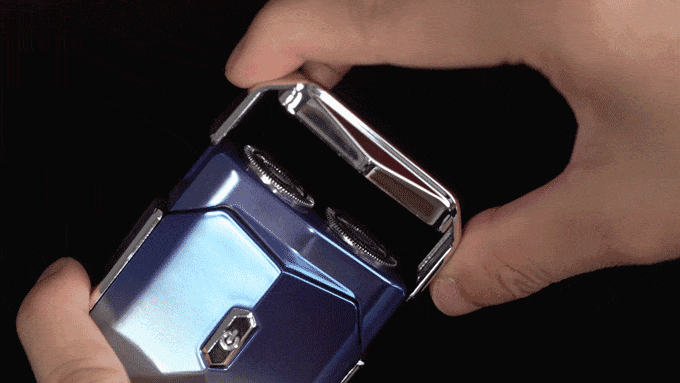 LuxRazor Elite Travel Razor | Compact magnetic design for effortless shaving on the go
