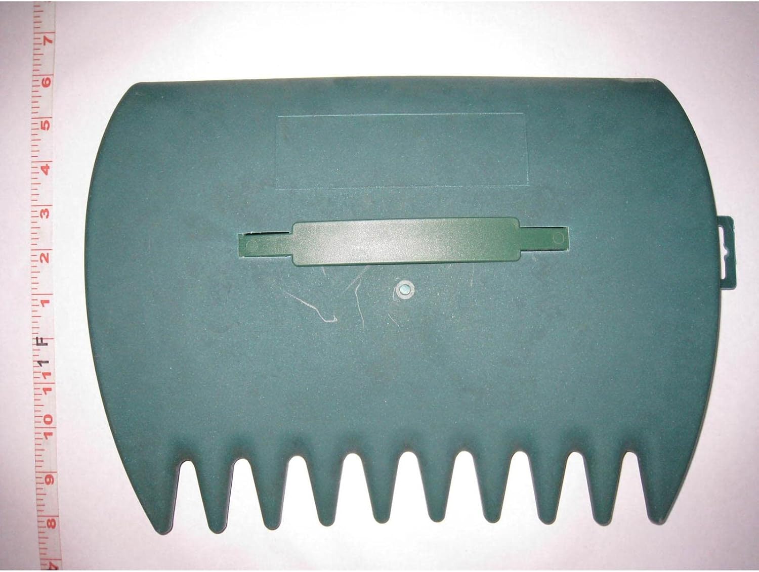 Practical Garden Waste Grabbers – Ergonomic Grass and Leaf Disposal