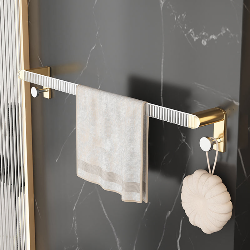 Metal and Acrylic Bathroom Accessory Set Transparent Bathroom Accessories