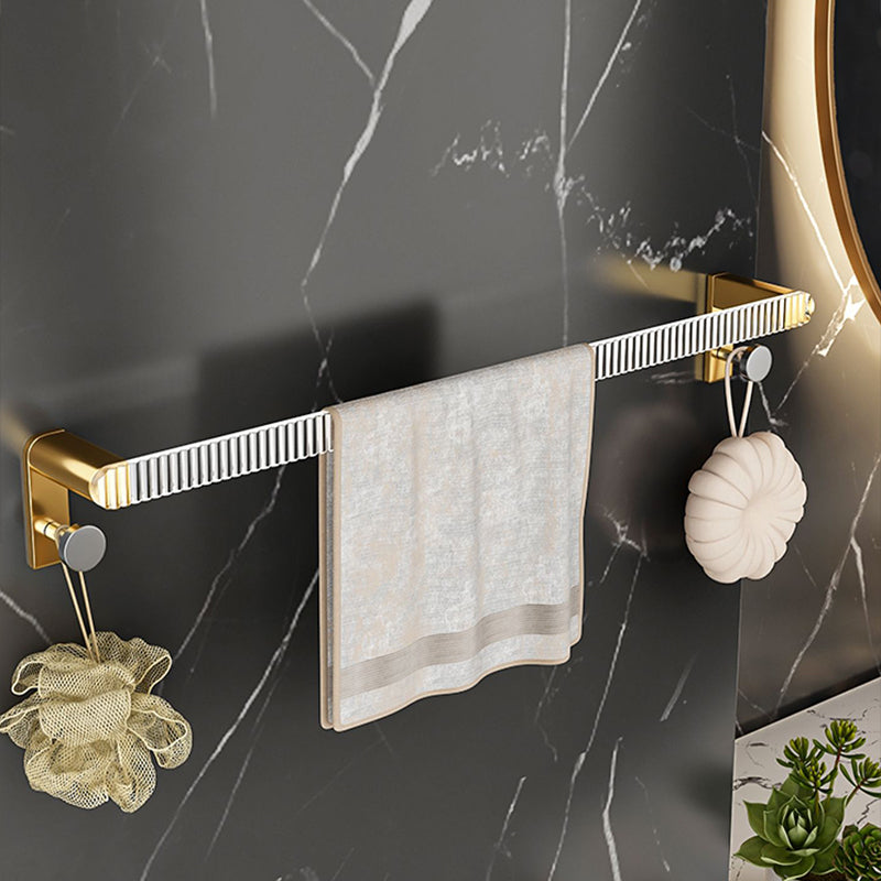 Metal and Acrylic Bathroom Accessory Set Transparent Bathroom Accessories