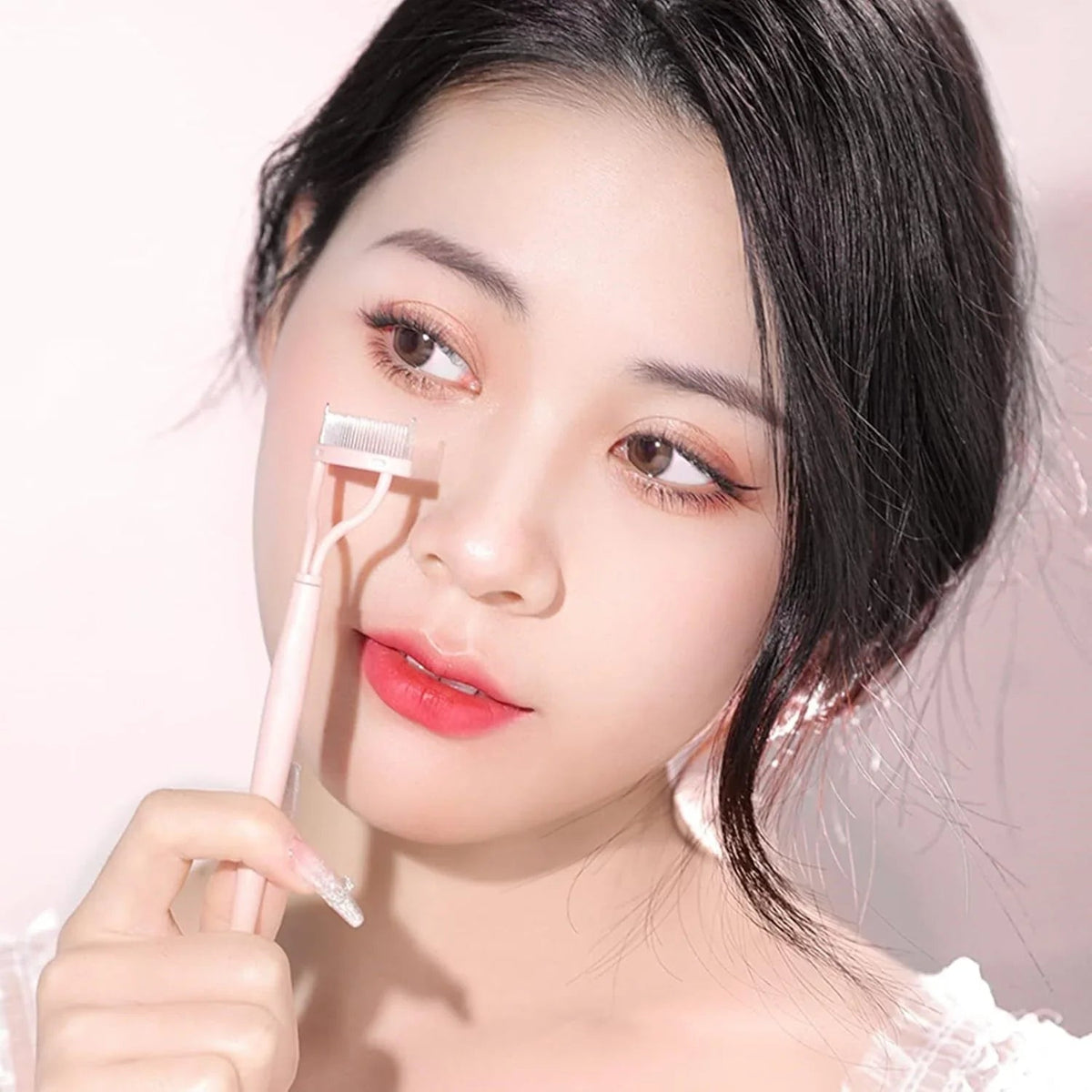 Precision Eyelash Comb & Separator for Flawless Eyelashes
