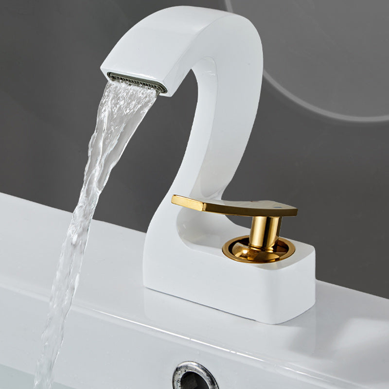 Modern Single-Lever Basin Faucet Bathroom Brass Central Faucet