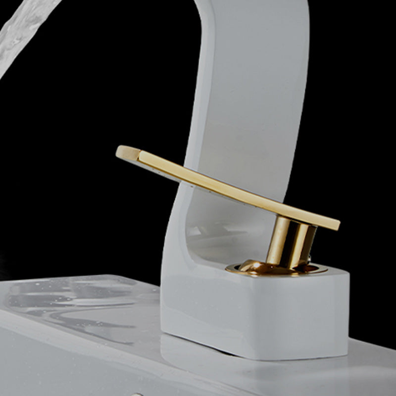 Modern Single-Lever Basin Faucet Bathroom Brass Central Faucet