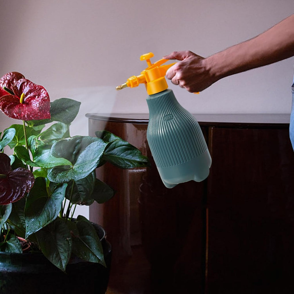 Nordic Spray Bottle with Pressure Pump – For Effective Plant Watering