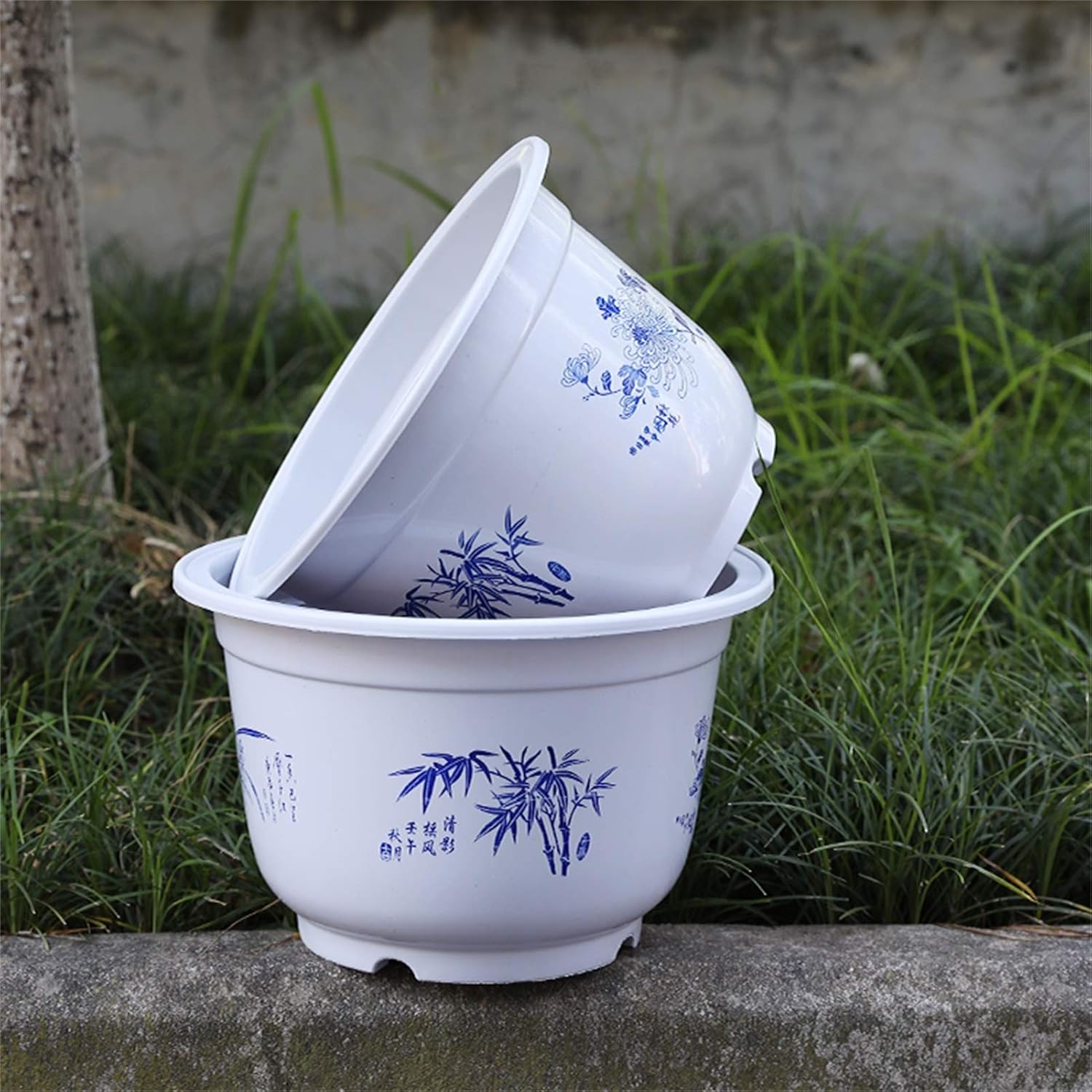 Plastic flower pot with bamboo motif – Elegant planter for balcony and garden