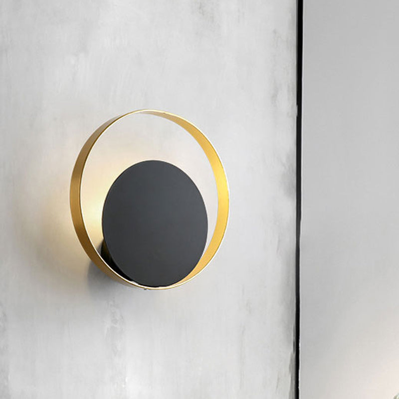 Metallic Round Wall Light Modernist 1-Head LED Wall Lamp in Black and Gold for the Corner