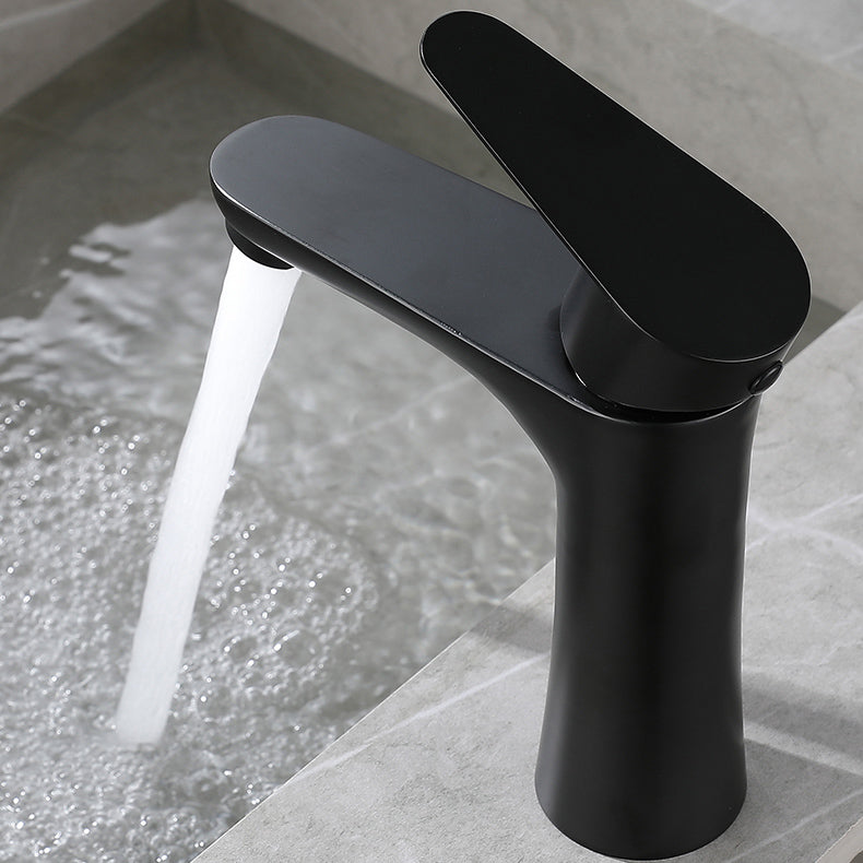 Round Vessel Faucet Lever Handle Stainless Steel Bathroom Faucet with Water Hose