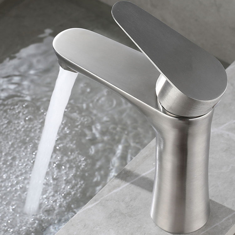 Round Vessel Faucet Lever Handle Stainless Steel Bathroom Faucet with Water Hose