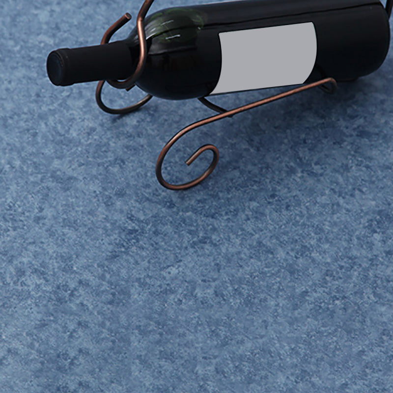 Waterproof PVC flooring wood look self-adhesive scratch-resistant PVC flooring
