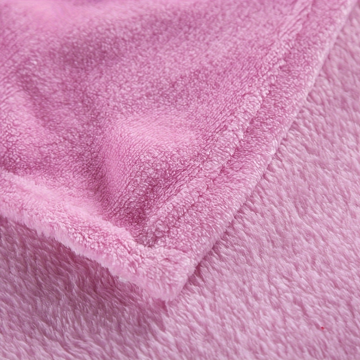LuxeSoft – Premium Flannel Fleece Blanket for Ultimate Comfort
