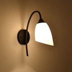 GloeiGlow – Modern Clock-Shaped Wall Lamp with Adjustable Arm